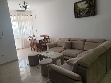 Foto e Apartment me qera plazh hekurudha, Durrës