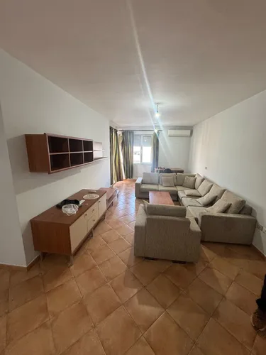 Foto e Apartment në shitje Komuna e Parisit, Tiranë