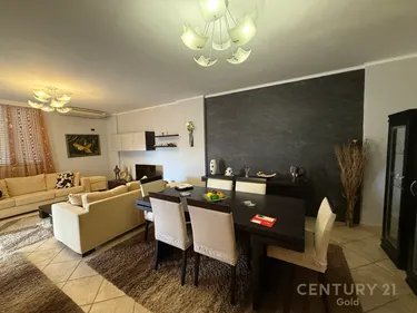 Foto e Apartment me qera Ne Qender te Durresit, Durrës