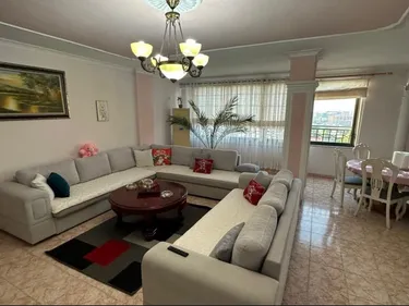 Foto e Apartment me qera Pallati me Shigjeta, Rruga e Kavajes, Tiranë