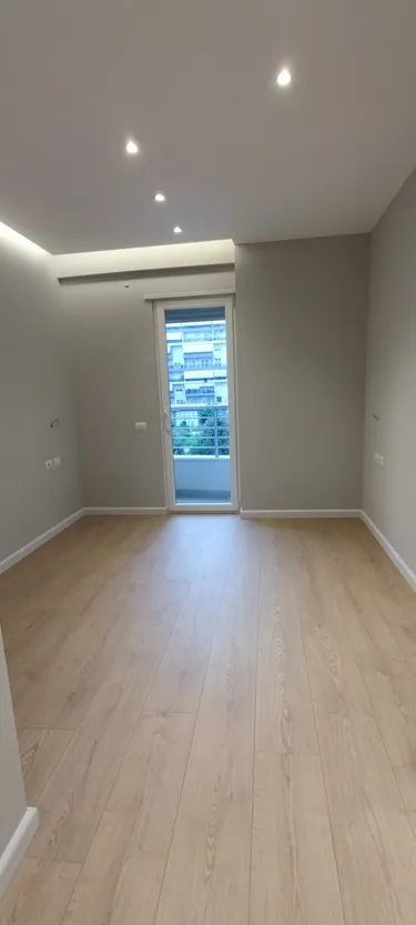 Foto e Zyrë me qera Komuna e Parisit, Rruga Tish Dahia, Tiranë