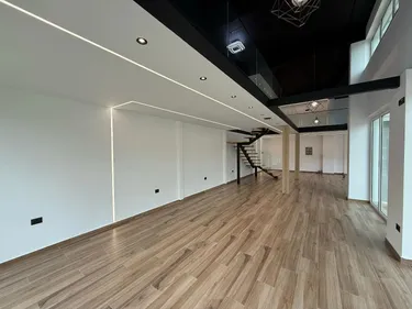Foto e Ambient biznesi me qera Liqeni i Thate, Tiranë