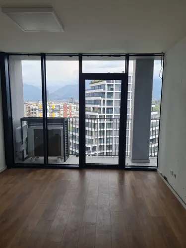 Foto e Zyrë me qera Lake View, Tiranë