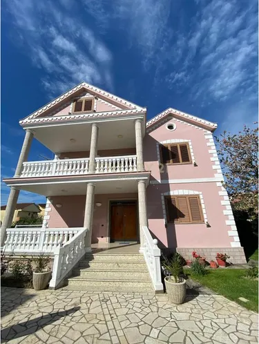 Foto e Vilë në shitje 4 Rruget e Shijakut, Durrës
