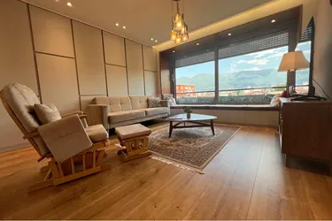 Foto e penthouse me qera Ambasada Amerikane, Tiranë