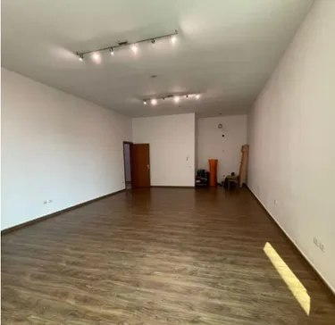 Foto e Ambient biznesi me qera Qender, Tiranë