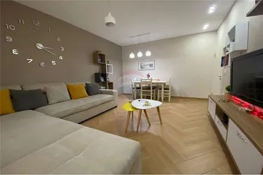 Foto e Apartment në shitje Pallati me Shigjeta, Rruga Irfan Tomini, Tiranë