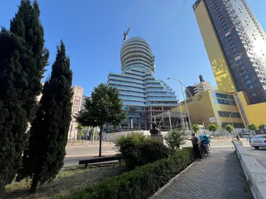 Foto e Ambient biznesi me qera Sheshi Skenderbe, Tiranë