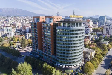 Foto e Zyrë me qera Bulevardi Bajram Curri, Tiranë