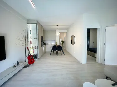 Foto e penthouse me qera Kodra Diellit, Tiranë