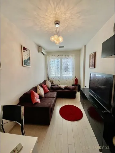 Foto e Apartment me qera Fillim Rruges se Kavajes, Myslym Shyr, Tiranë