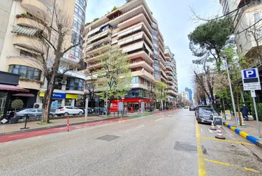 Foto e Apartment me qera Bllok, Tiranë