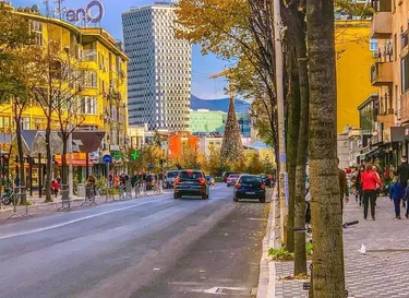 Foto e Ambient biznesi me qera Rruga e Durresit, Tiranë