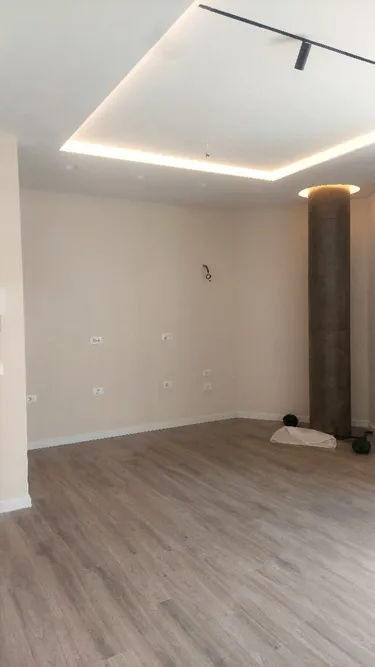 Foto e Ambient biznesi me qera Komuna Prisit, Altana, Tiranë