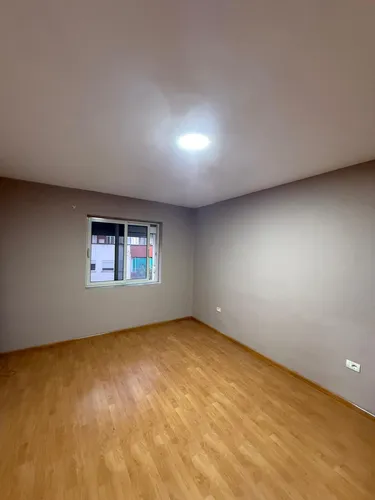 Foto e Zyrë me qera Pazari i Ri, Tiranë