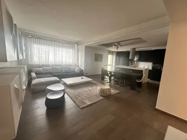 Foto e Zyrë me qera Sheshi Skenderbej, Tiranë