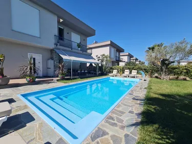 Foto e Vilë në shitje Gjiri i Lalezit, Durrës