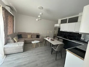 Foto e Apartment me qera Rruga 5 Maji, Tiranë