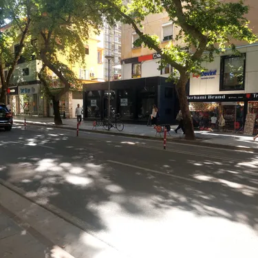 Foto e Ambient biznesi me qera Myslym Shyri, Tiranë