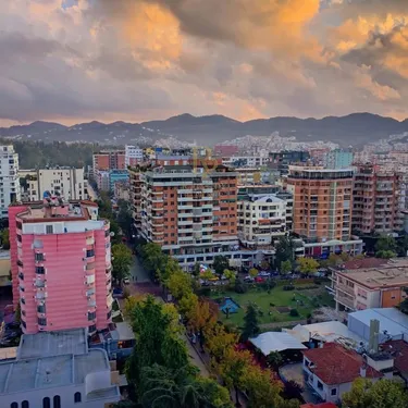 Foto e Ambient biznesi me qera Bllok, Tiranë