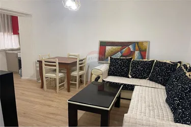 Foto e Apartment me qera Shkolla e Kuqe, Rruga Riza Cerova, Tiranë