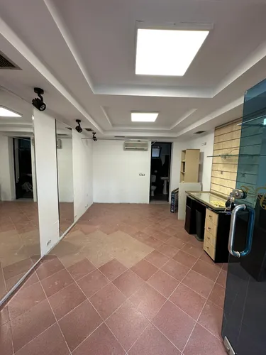 Foto e Ambient biznesi me qera Bulevardi Bajram Curri, Tiranë