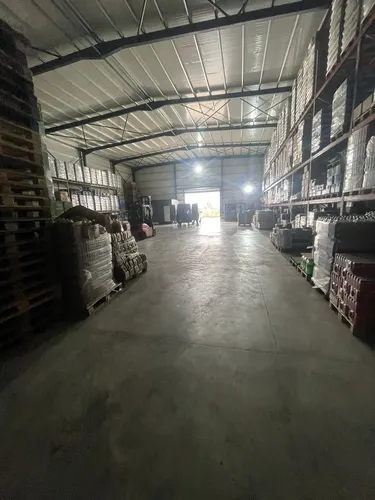 Foto e Magazin me qera Valias, Tiranë