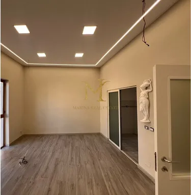 Foto e Ambient biznesi me qera Bulevardi Durres, Durrës