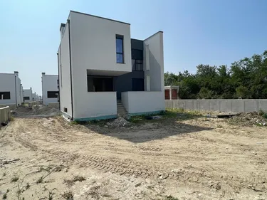 Foto e Vilë në shitje Gjiri i Lalzit, Durrës