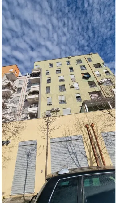 Foto e Ambient biznesi në shitje Ish Fusha e Aviacionit, Tiranë