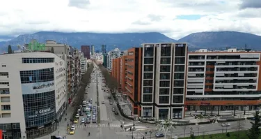 Foto e Ambient biznesi me qera 21 Dhjetori, Tiranë
