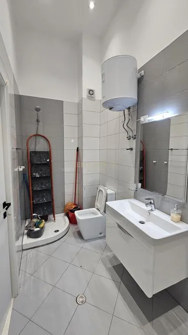Foto e Apartment në shitje Liqeni i Thate, Tiranë