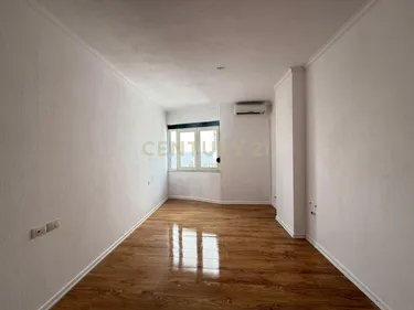 Foto e studio në shitje Plazh Iliria, Durrës