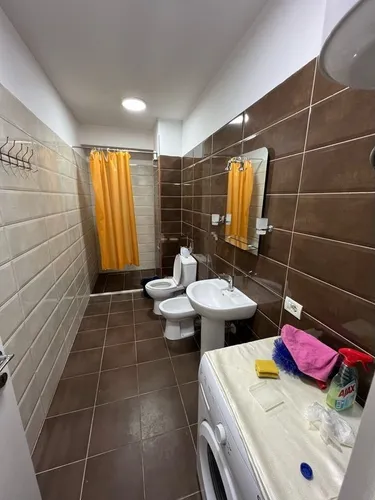 Foto e Apartment me qera Komune, Rruga Robert Shvarc, Tiranë