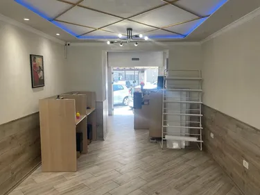 Foto e Ambient biznesi në shitje Selite , Blloku i Vilave, Rruga Isuf Elezi, Tiranë
