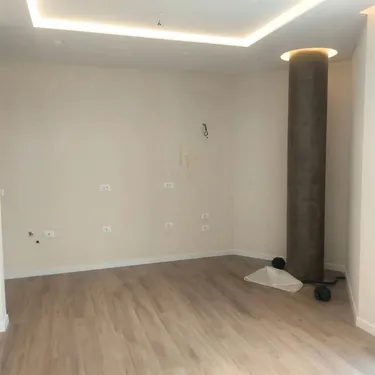 Foto e Ambient biznesi me qera Komuna e Parisit, Tiranë