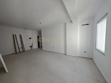 Foto e Apartment në shitje Golem, Kavjae, Kavajë