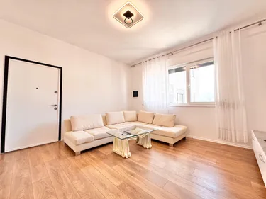 Foto e Apartment me qera Kinostudio, Aleksander Moisiu, Tiranë