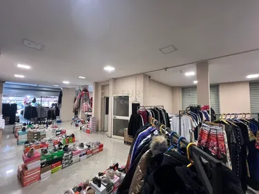 Foto e Ambient biznesi me qera Laprake, Tirane, Tiranë