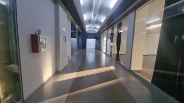 Foto e Ambient biznesi me qera Rruga Xhanfize Keko, Tiranë