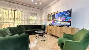 Foto e Apartment me qera Kompleksi Dinamo, Komuna e Parisit, Tiranë