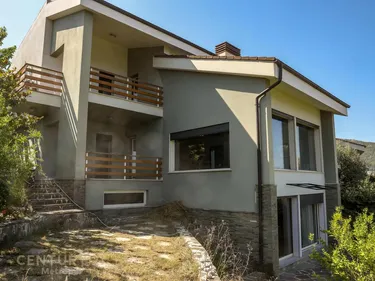 Foto e Vilë në shitje Long Hill Residence, Teg, Tiranë