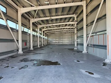 Foto e Magazin me qera Autostrada Tirane Durres, Tiranë