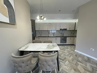Foto e penthouse në shitje 9 Katshet, Tiranë