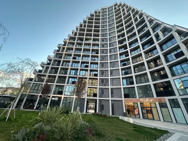 Foto e Zyrë me qera Lake View Residence, Tiranë
