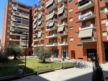 Foto e Dyqan në shitje Rruga Bedri Karapici, Tiranë
