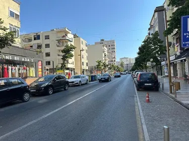 Foto e Ambient biznesi në shitje Qender, Durrës
