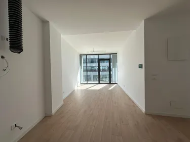 Foto e Zyrë me qera Lake View Residence, Tiranë