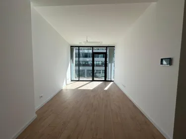 Foto e Zyrë me qera Lake View Residence, Tiranë