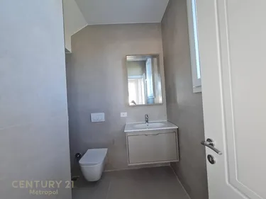 Foto e Vilë në shitje Gjiri Lalzit, Durrës